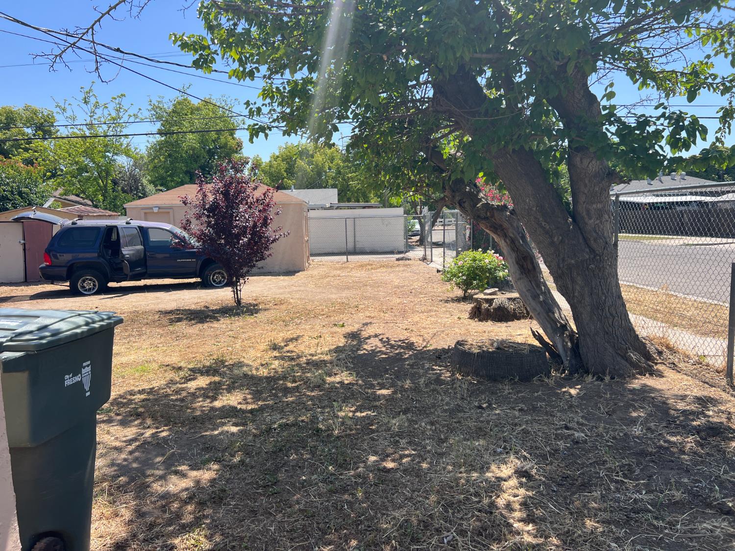 3244 E Pine Ave, Fresno, CA 93703