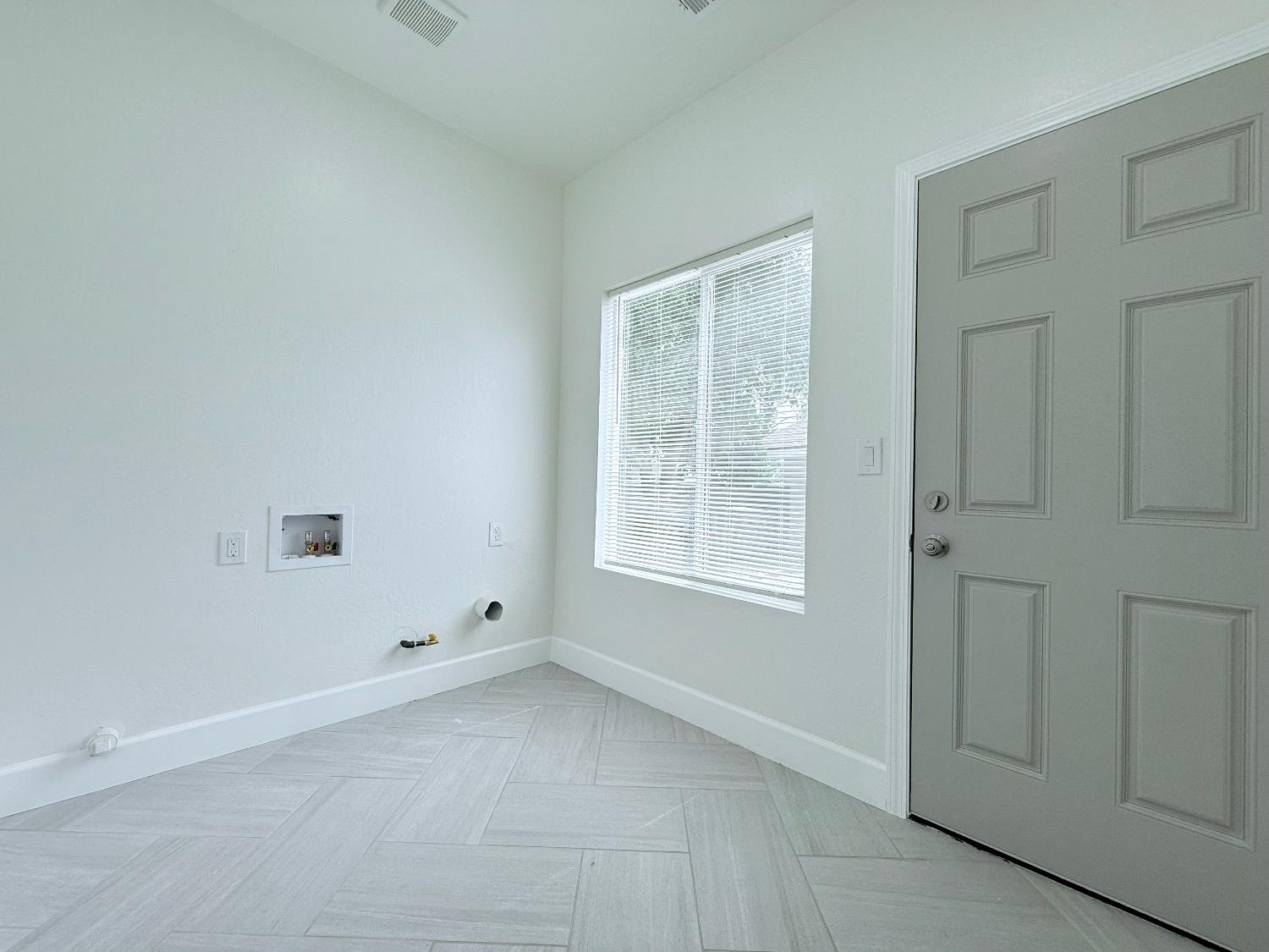 242 Fresno St, Fresno, CA 93706