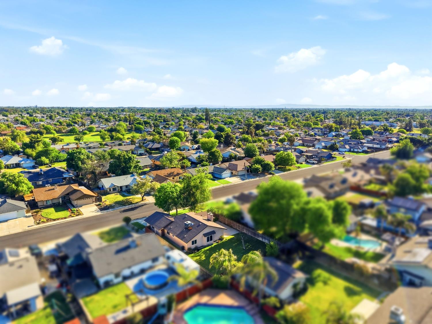 924 Greenwood Ave, Hanford, CA 93230