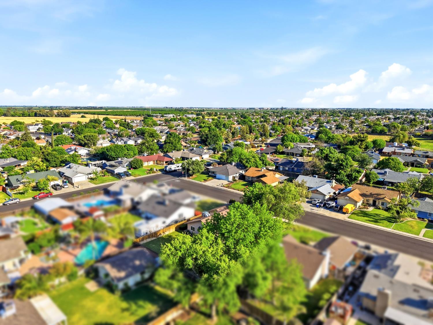 924 Greenwood Ave, Hanford, CA 93230