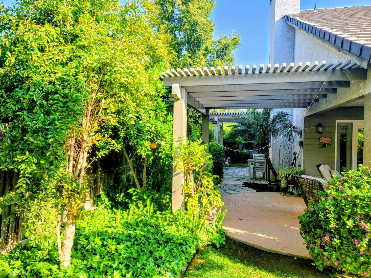 2827 E Shea, Fresno, CA 93720