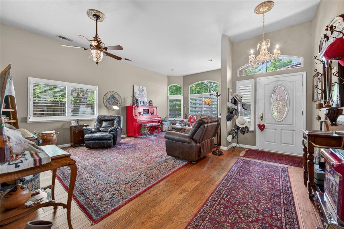 2007 Ashcroft Ave, Clovis, CA 93611