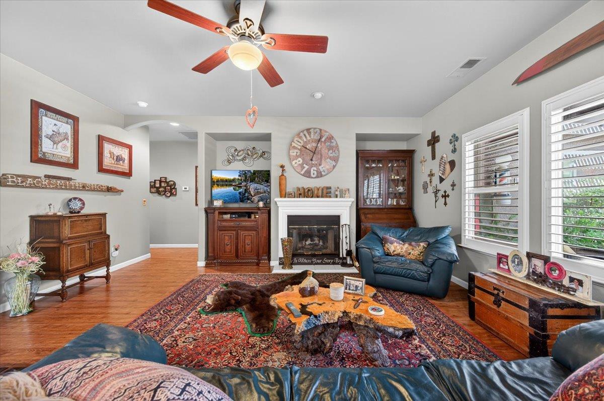 2007 Ashcroft Ave, Clovis, CA 93611