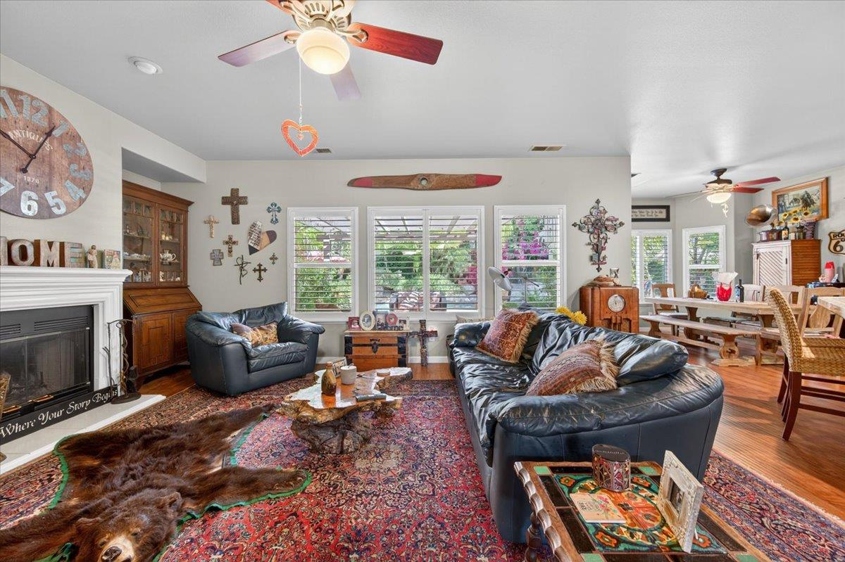 2007 Ashcroft Ave, Clovis, CA 93611