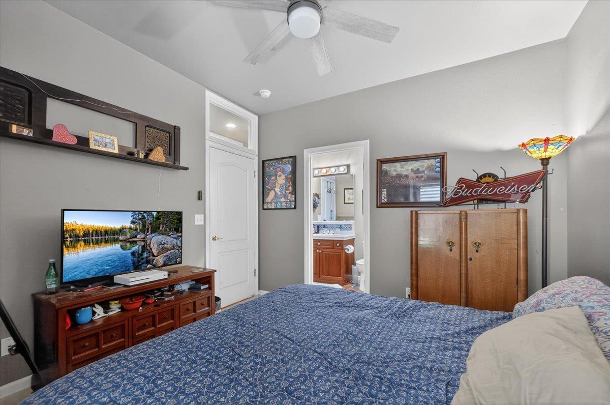 2007 Ashcroft Ave, Clovis, CA 93611