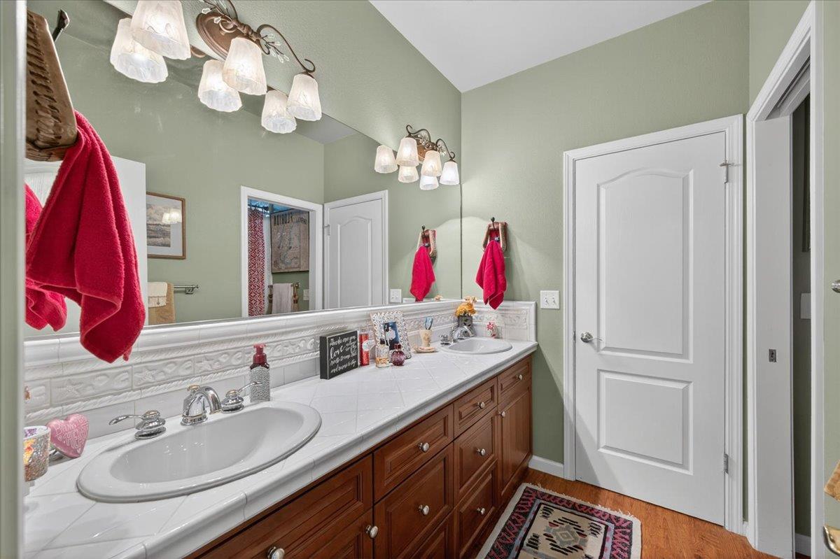 2007 Ashcroft Ave, Clovis, CA 93611