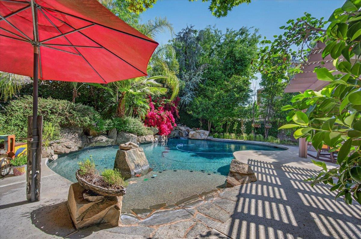 2007 Ashcroft Ave, Clovis, CA 93611