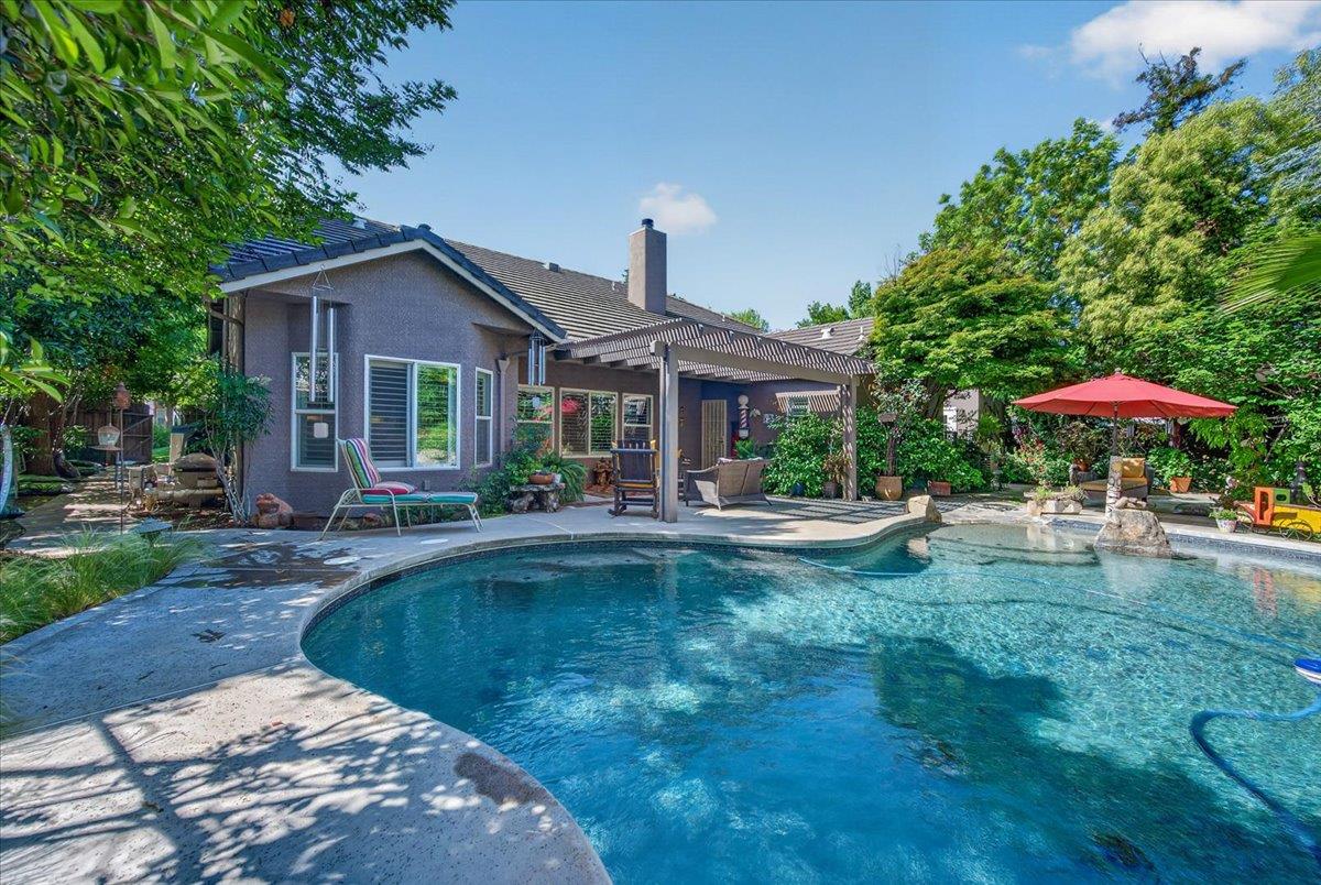 2007 Ashcroft Ave, Clovis, CA 93611