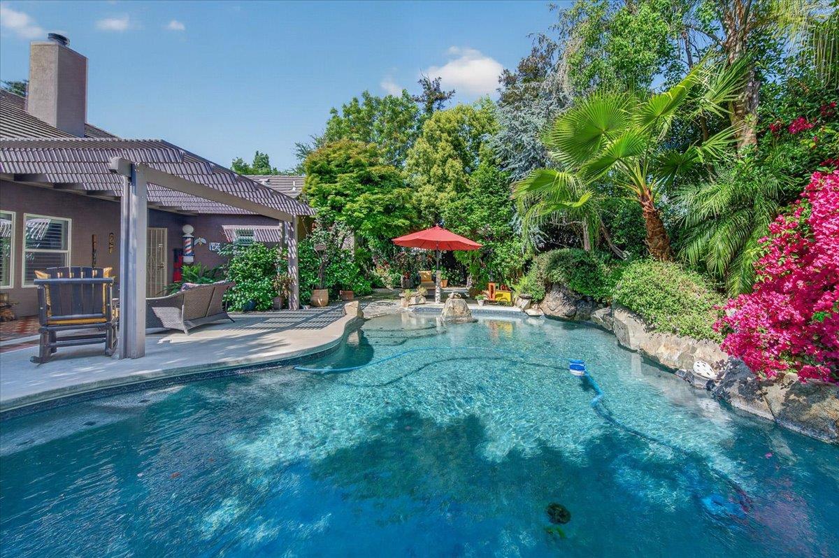 2007 Ashcroft Ave, Clovis, CA 93611