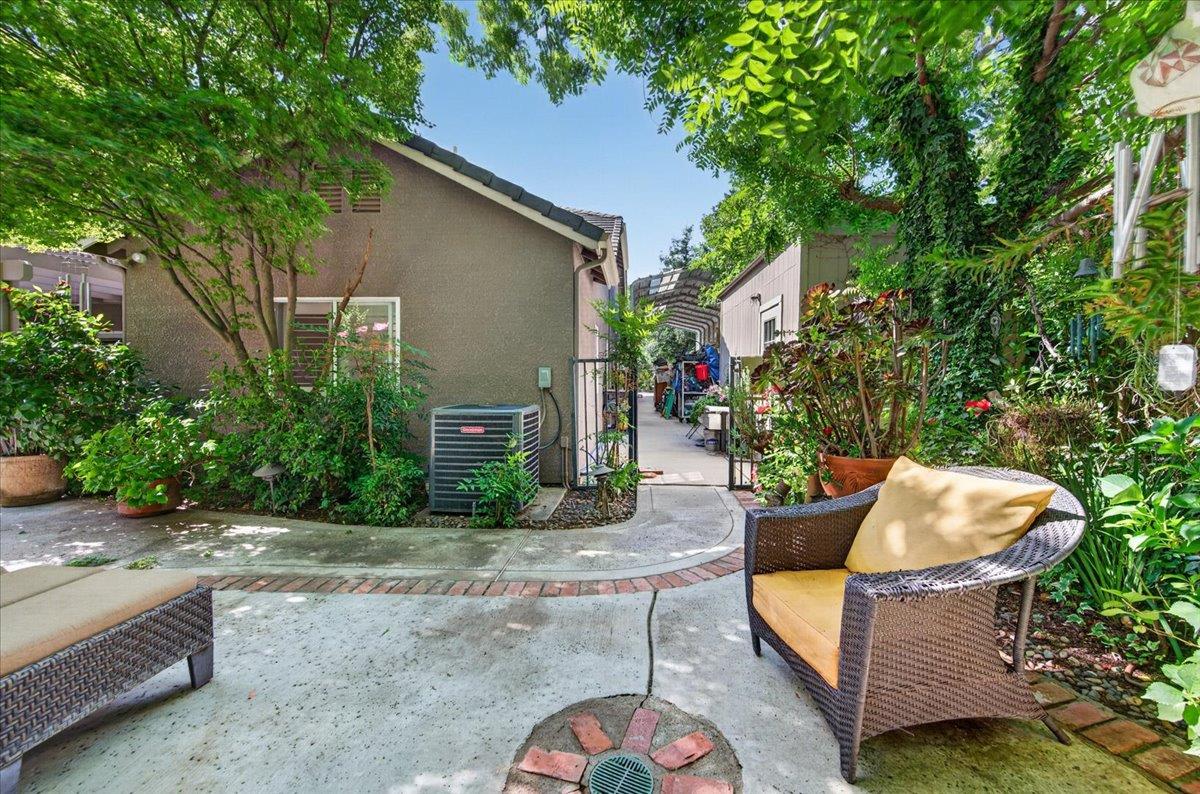 2007 Ashcroft Ave, Clovis, CA 93611