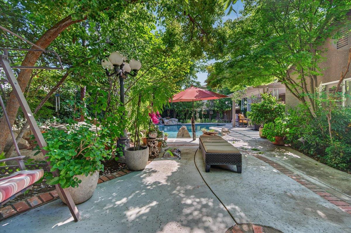 2007 Ashcroft Ave, Clovis, CA 93611