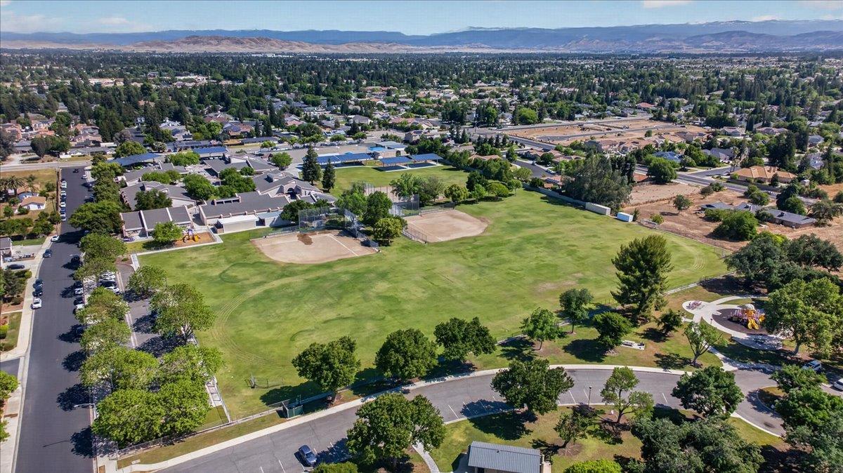 2007 Ashcroft Ave, Clovis, CA 93611