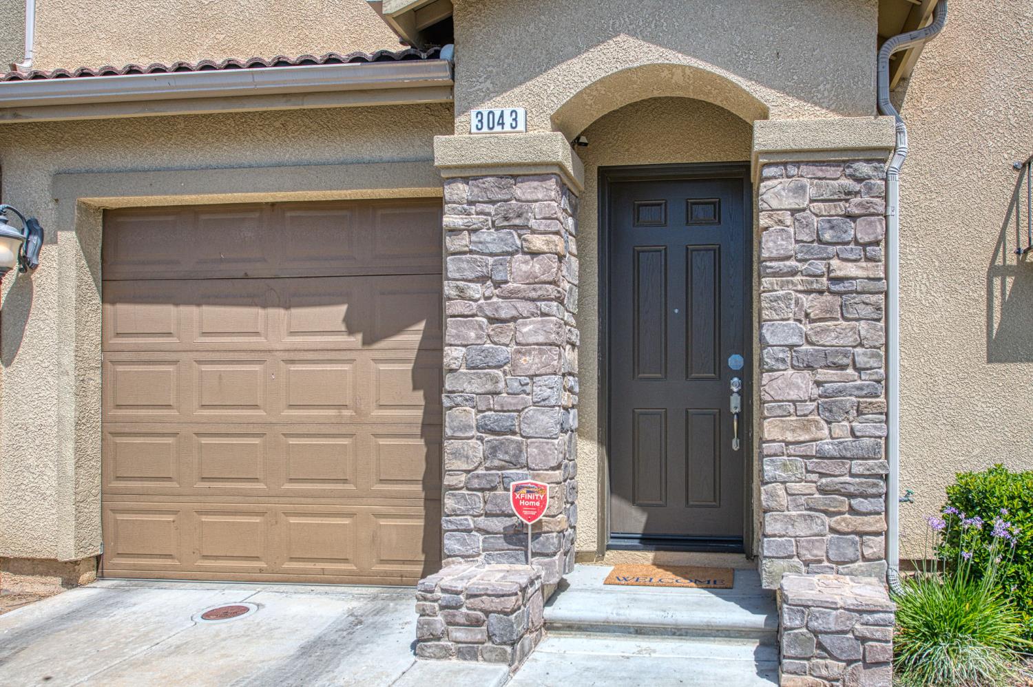 3043 Cirque Ln, Clovis, CA 93619