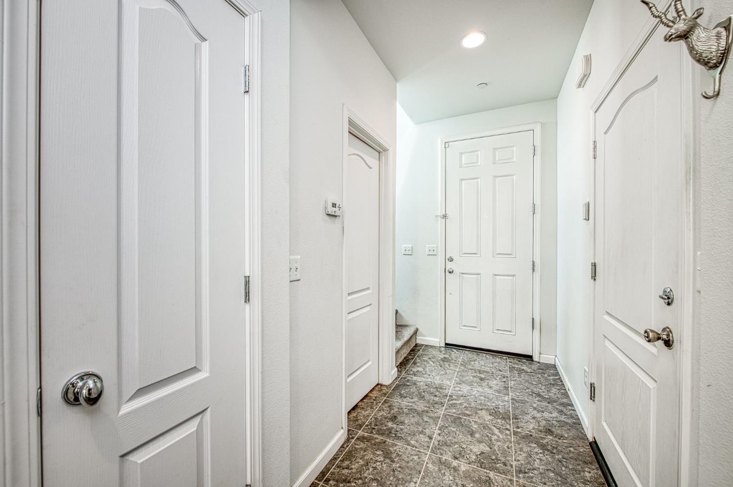 3043 Cirque Ln, Clovis, CA 93619