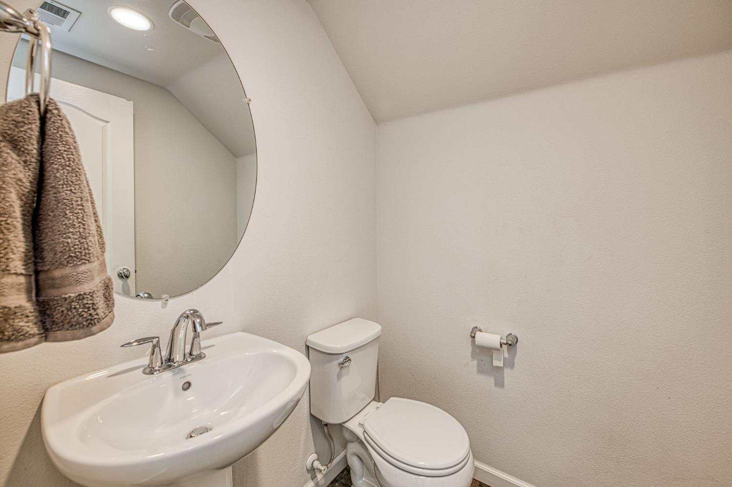 3043 Cirque Ln, Clovis, CA 93619