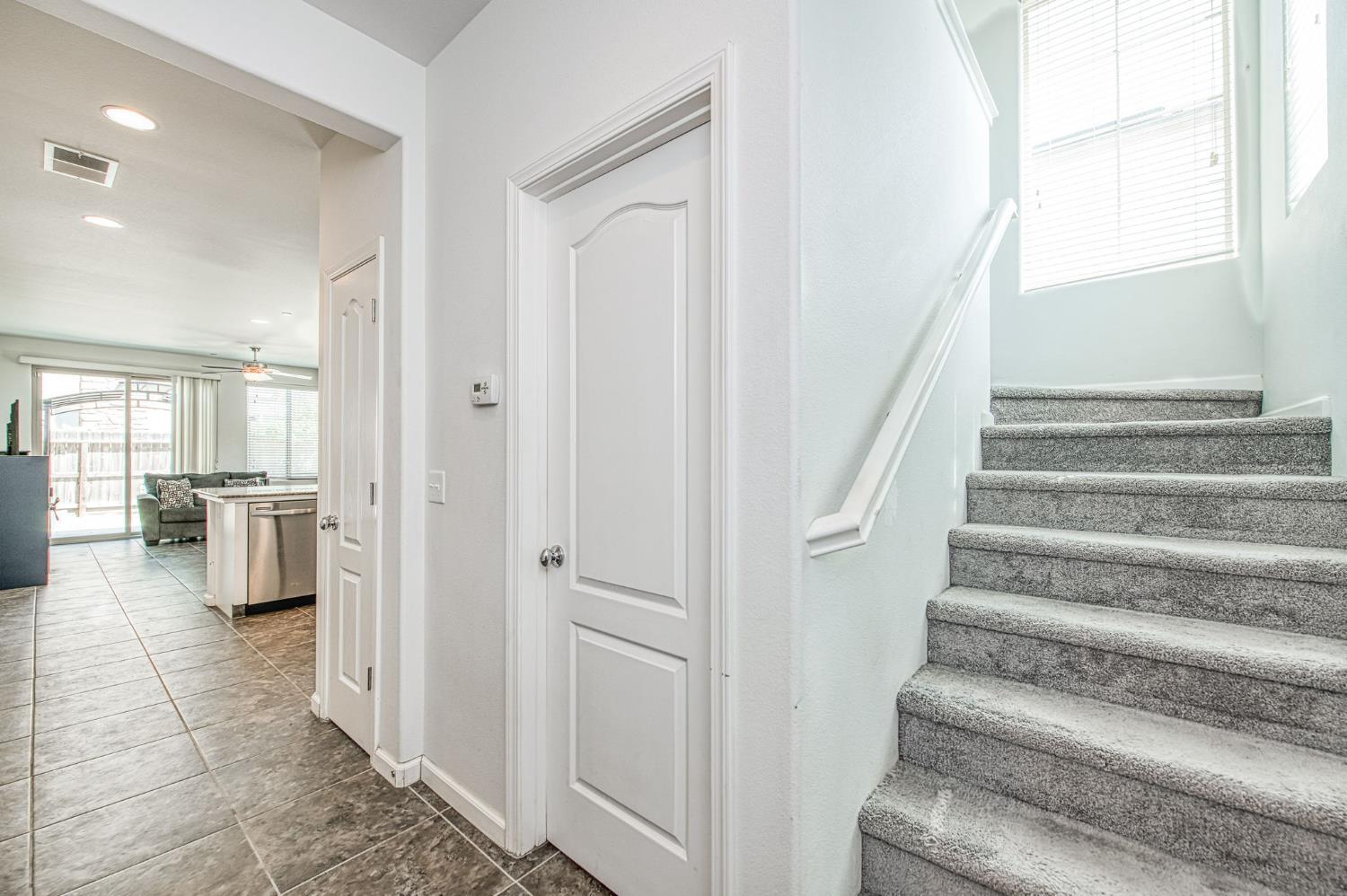 3043 Cirque Ln, Clovis, CA 93619