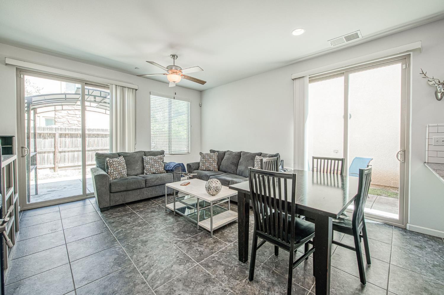 3043 Cirque Ln, Clovis, CA 93619