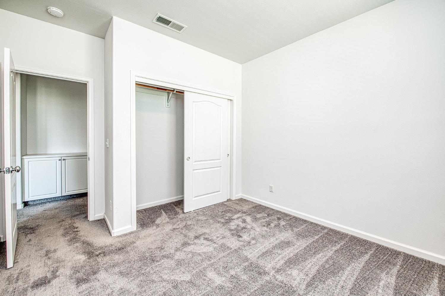 3043 Cirque Ln, Clovis, CA 93619