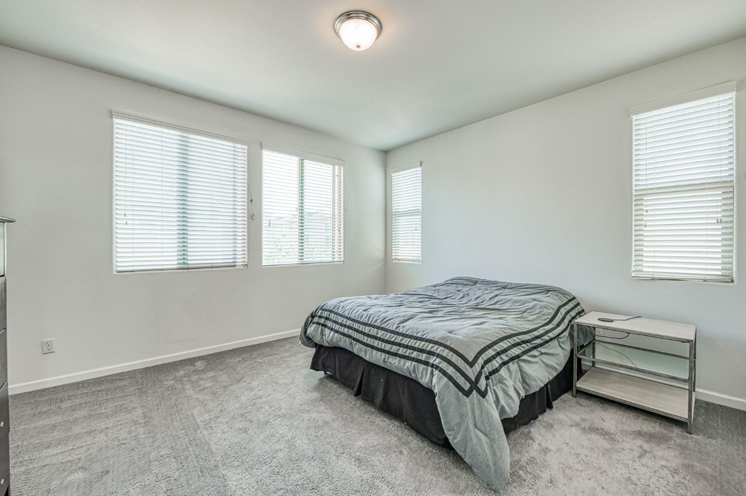 3043 Cirque Ln, Clovis, CA 93619