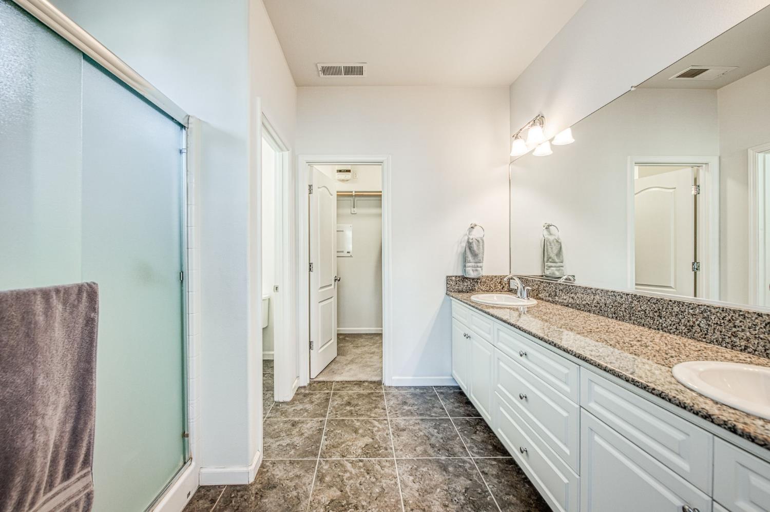 3043 Cirque Ln, Clovis, CA 93619