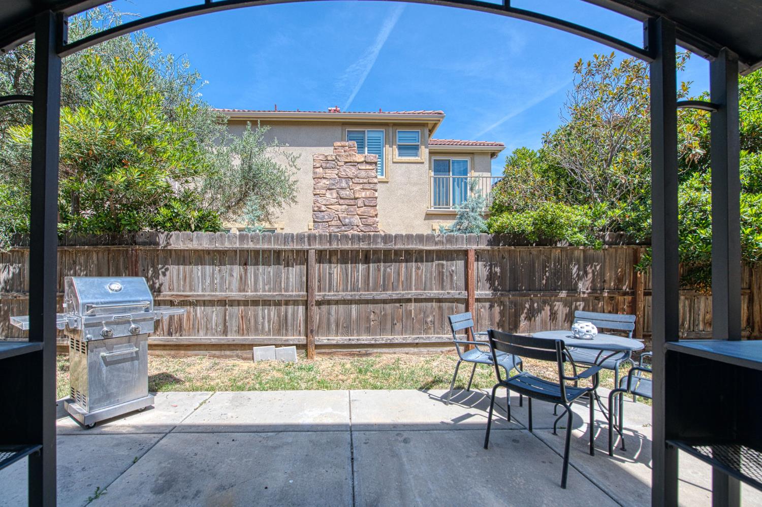 3043 Cirque Ln, Clovis, CA 93619