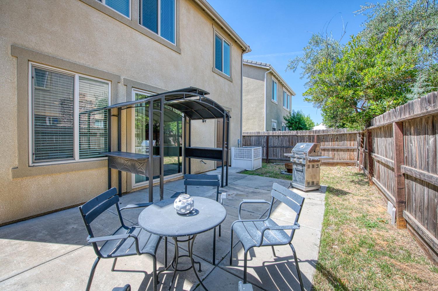 3043 Cirque Ln, Clovis, CA 93619