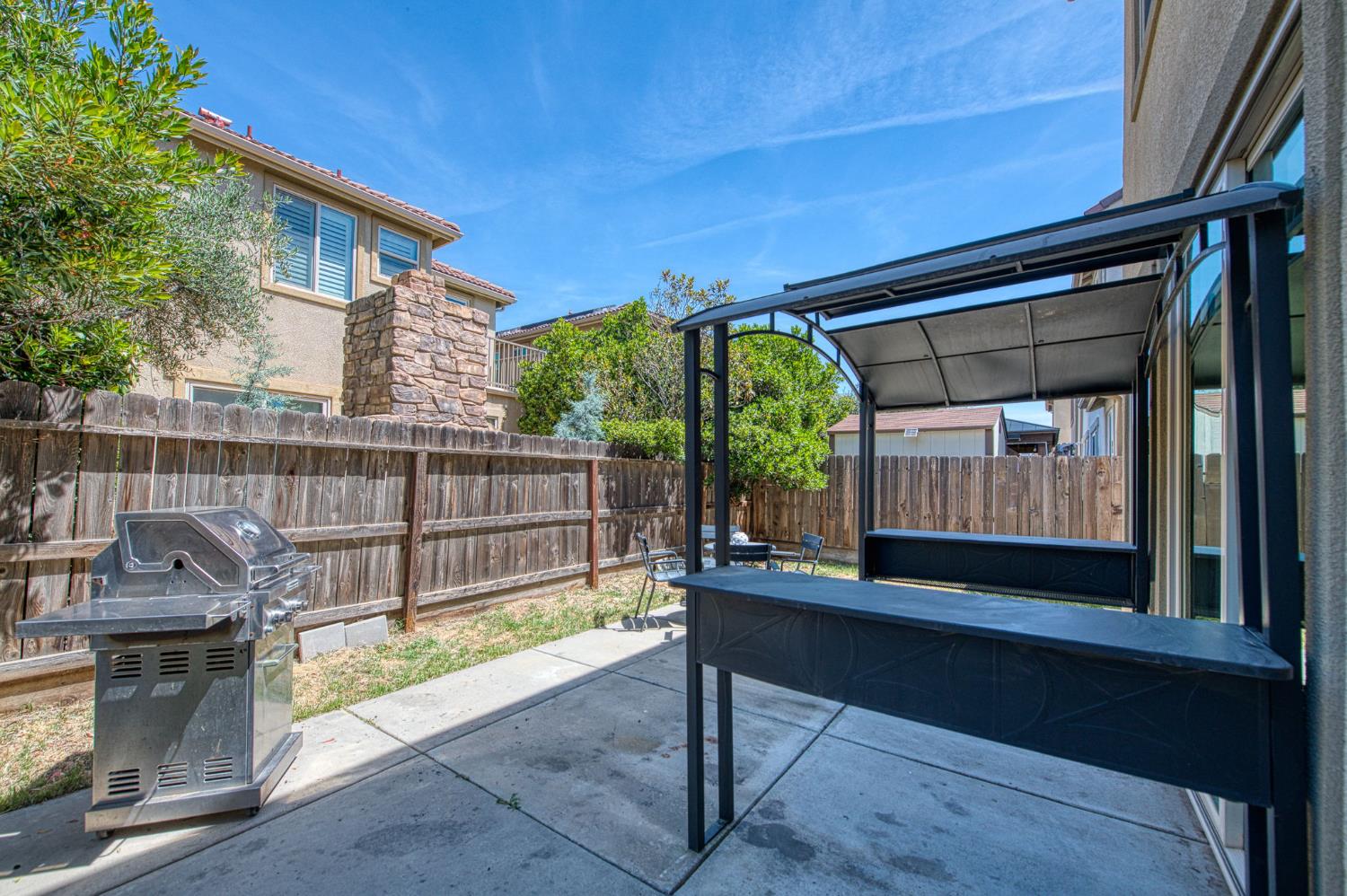 3043 Cirque Ln, Clovis, CA 93619