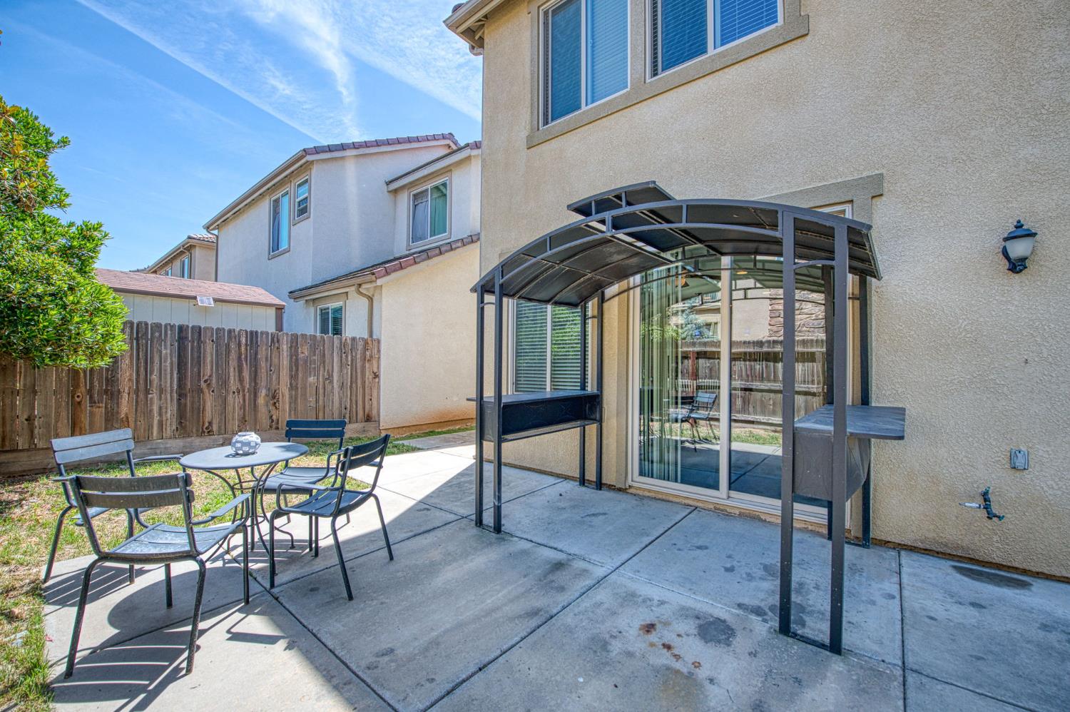 3043 Cirque Ln, Clovis, CA 93619