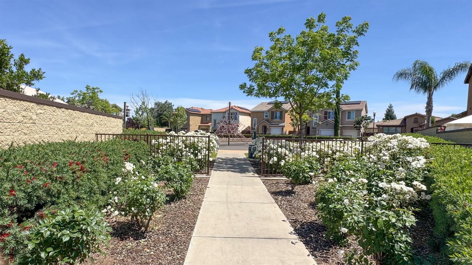 3043 Cirque Ln, Clovis, CA 93619