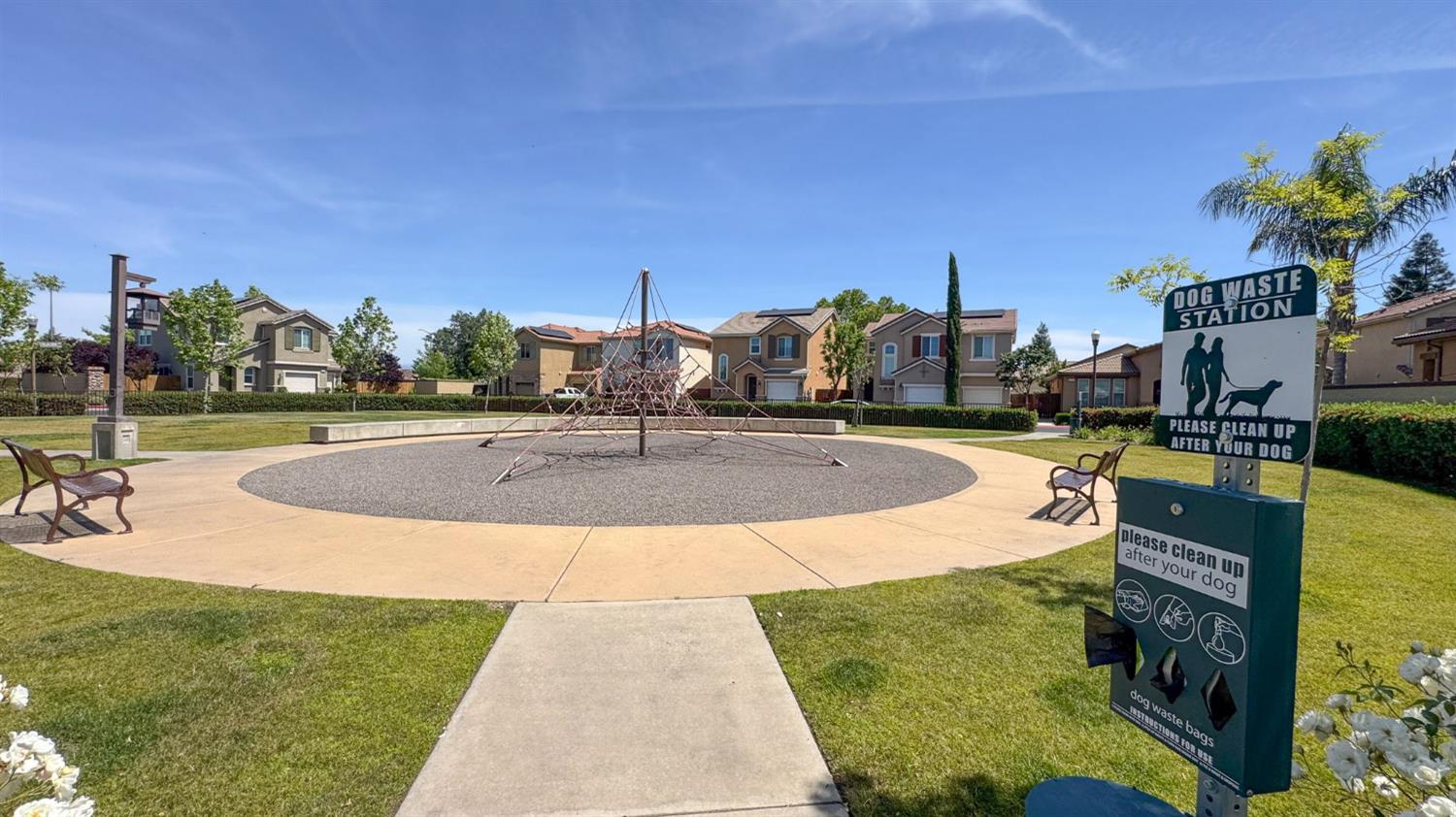 3043 Cirque Ln, Clovis, CA 93619