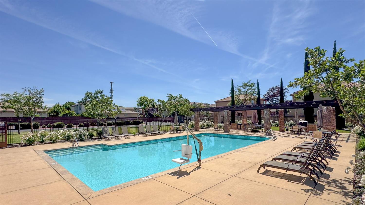 3043 Cirque Ln, Clovis, CA 93619