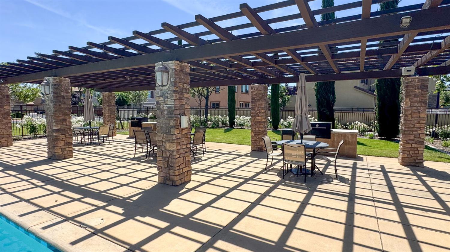 3043 Cirque Ln, Clovis, CA 93619