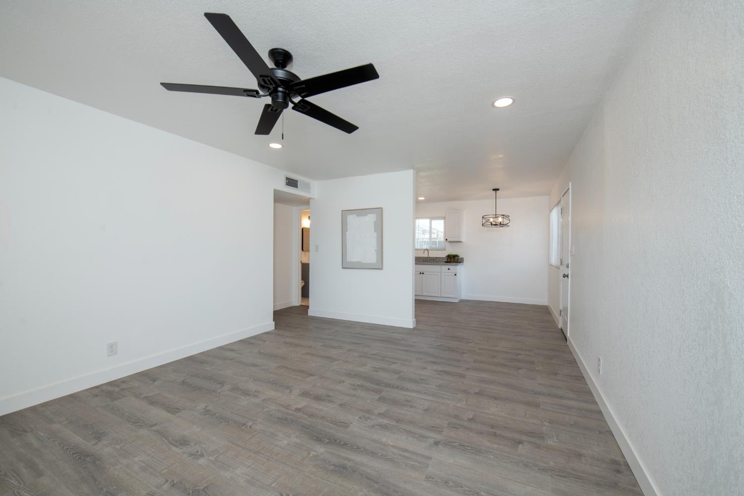 266 L St, Mendota, CA 93640