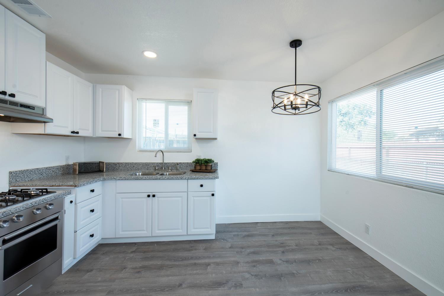 266 L St, Mendota, CA 93640