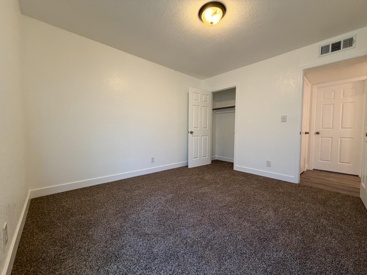 266 L St, Mendota, CA 93640