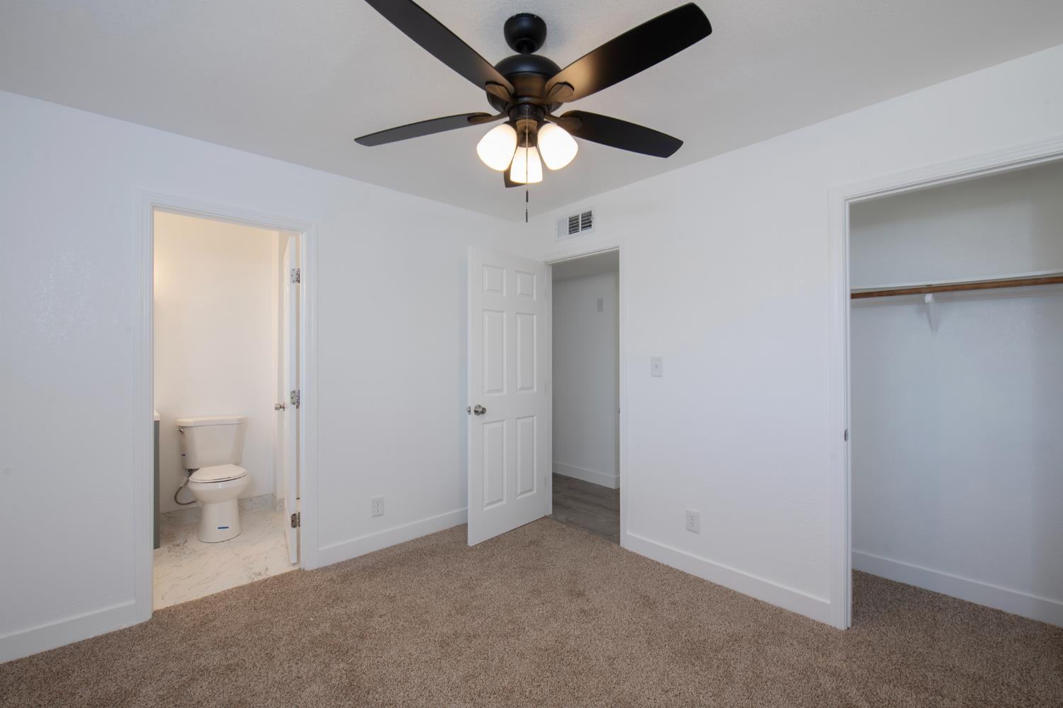 266 L St, Mendota, CA 93640