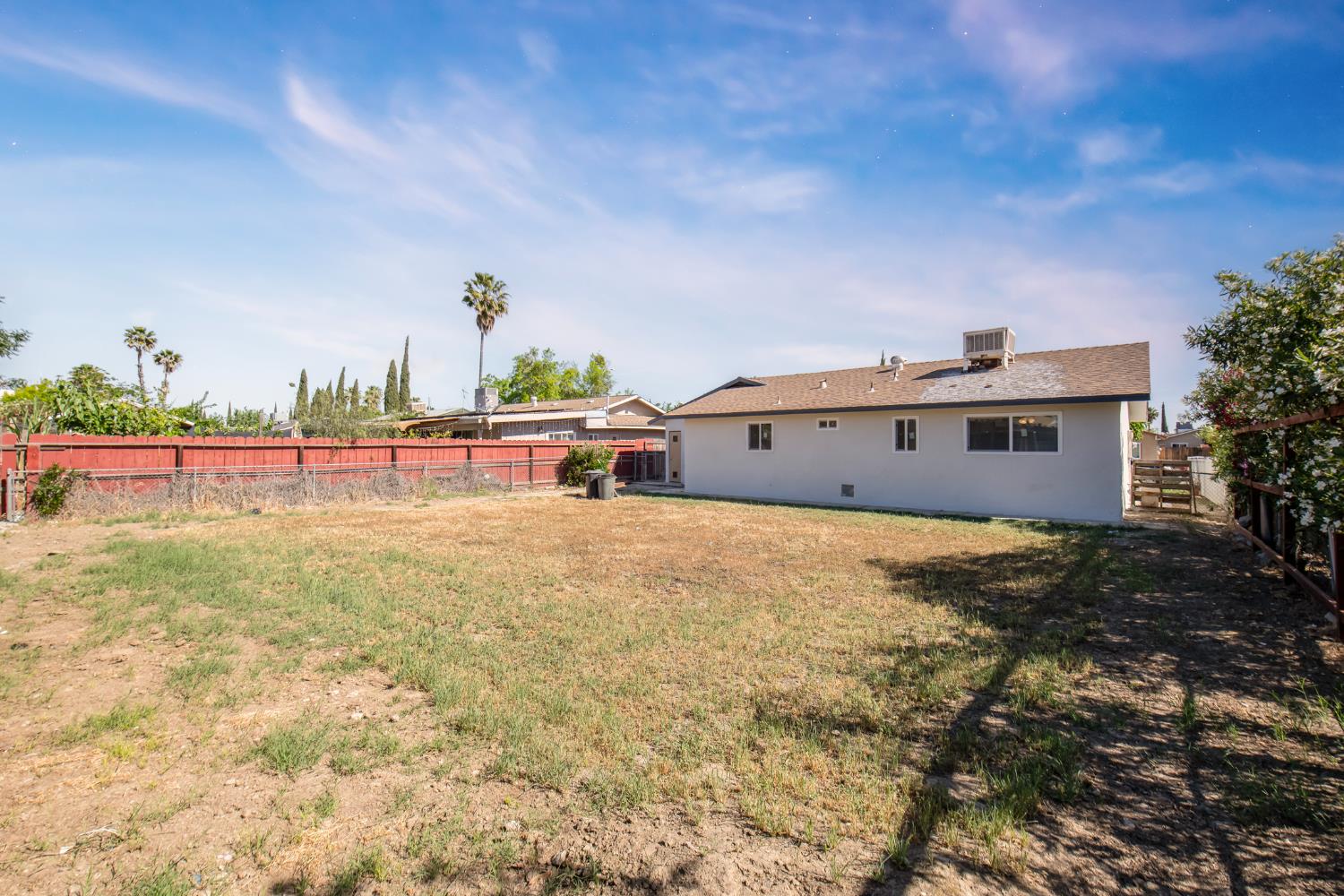 266 L St, Mendota, CA 93640