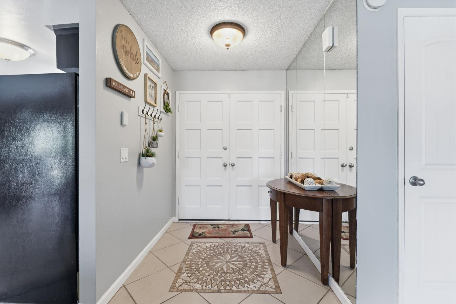 1741 Robinwood Ave, Clovis, CA 93611