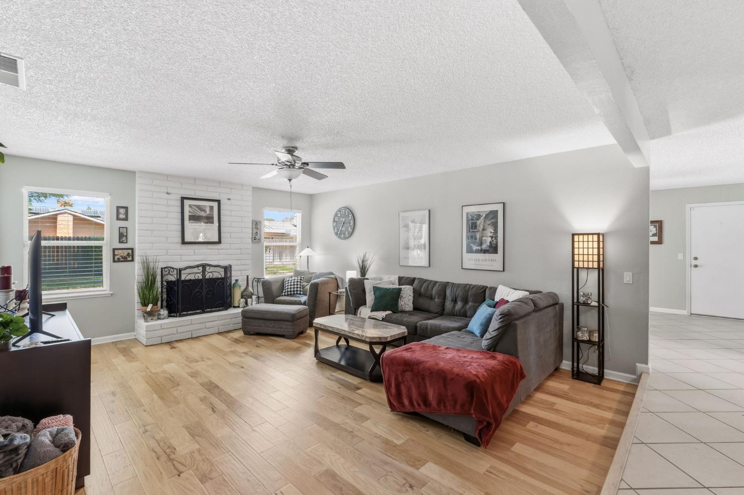 1741 Robinwood Ave, Clovis, CA 93611