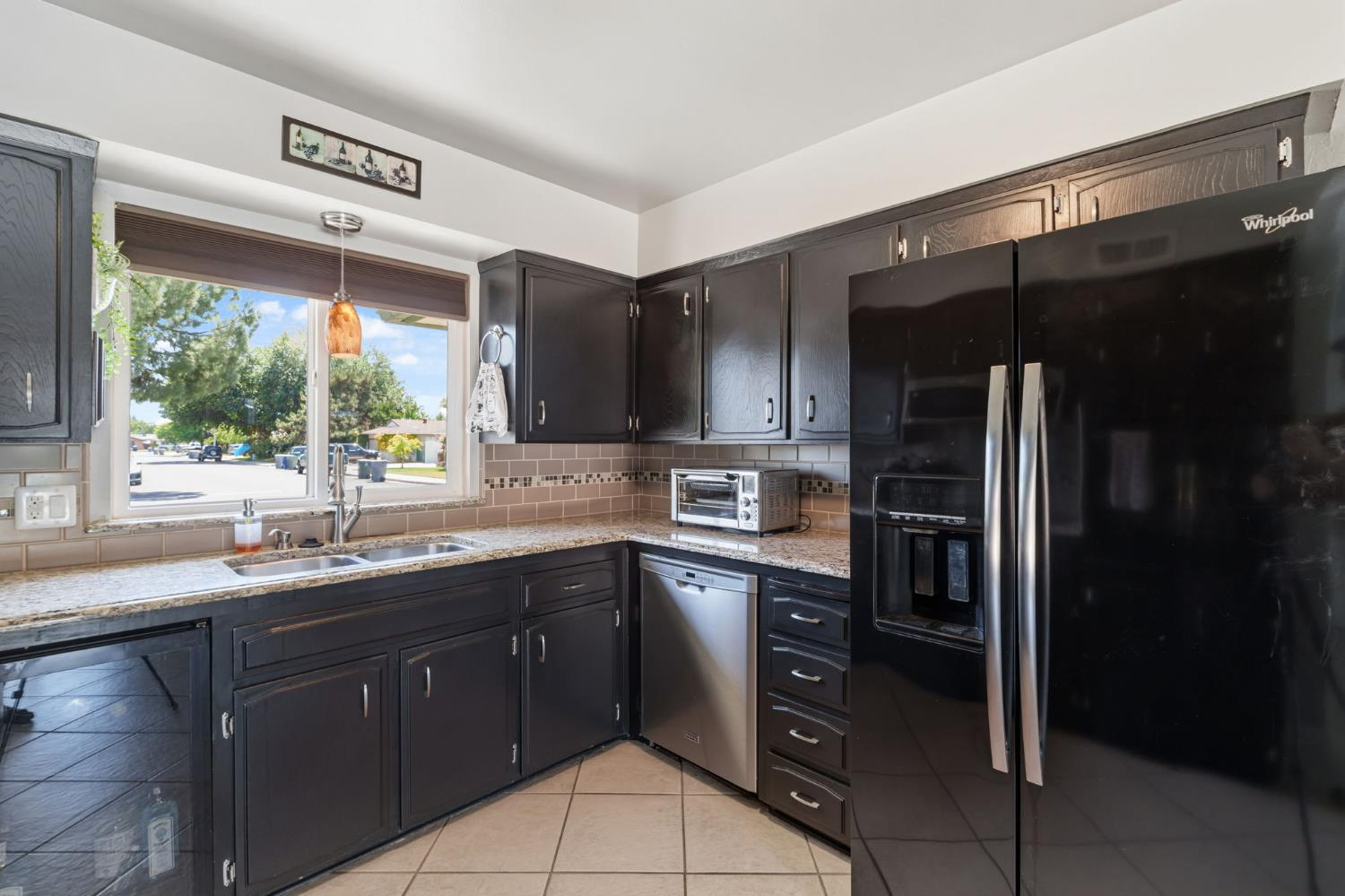 1741 Robinwood Ave, Clovis, CA 93611