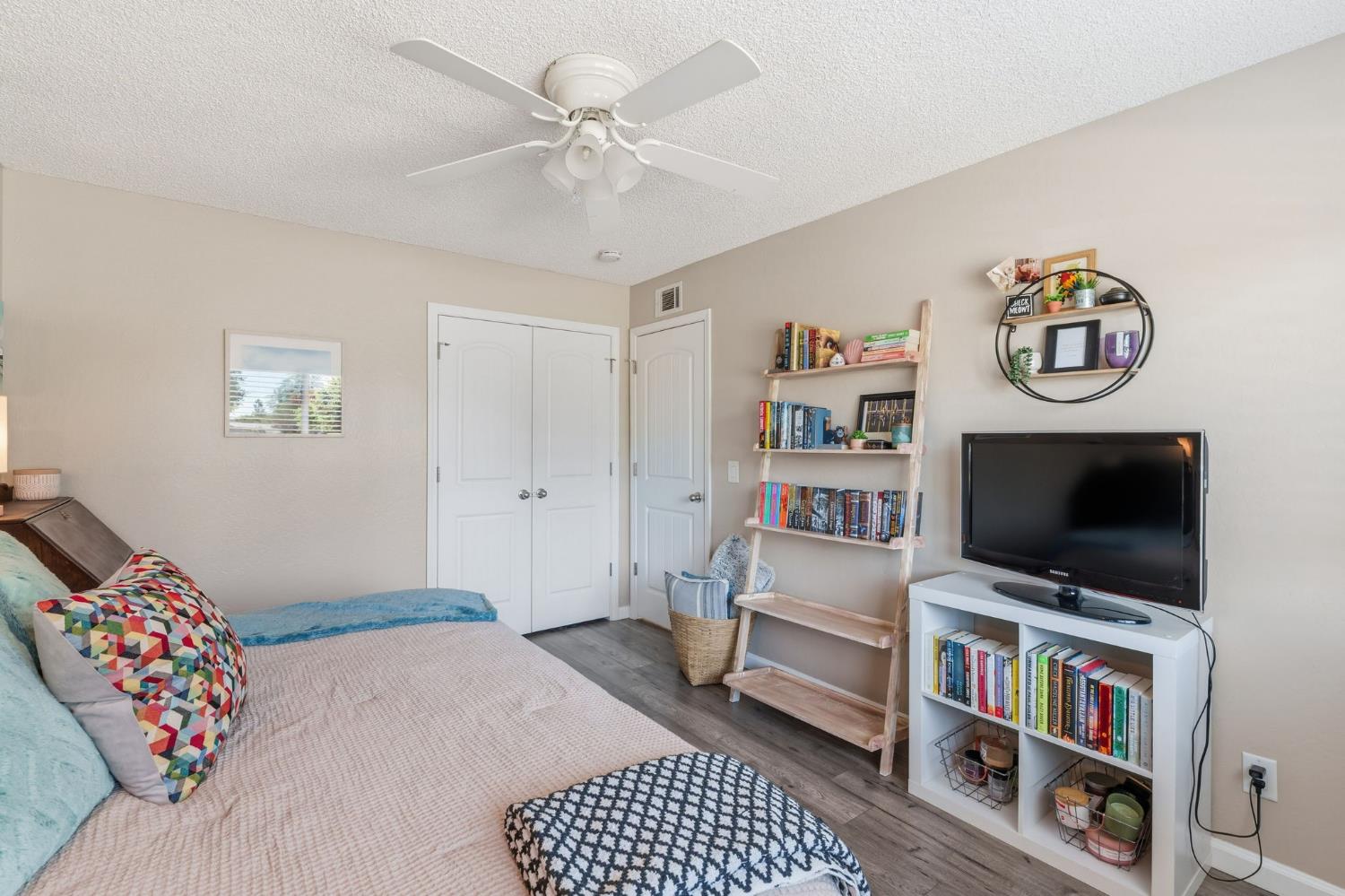 1741 Robinwood Ave, Clovis, CA 93611