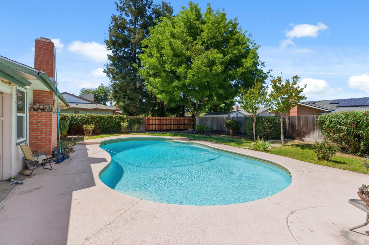 1741 Robinwood Ave, Clovis, CA 93611