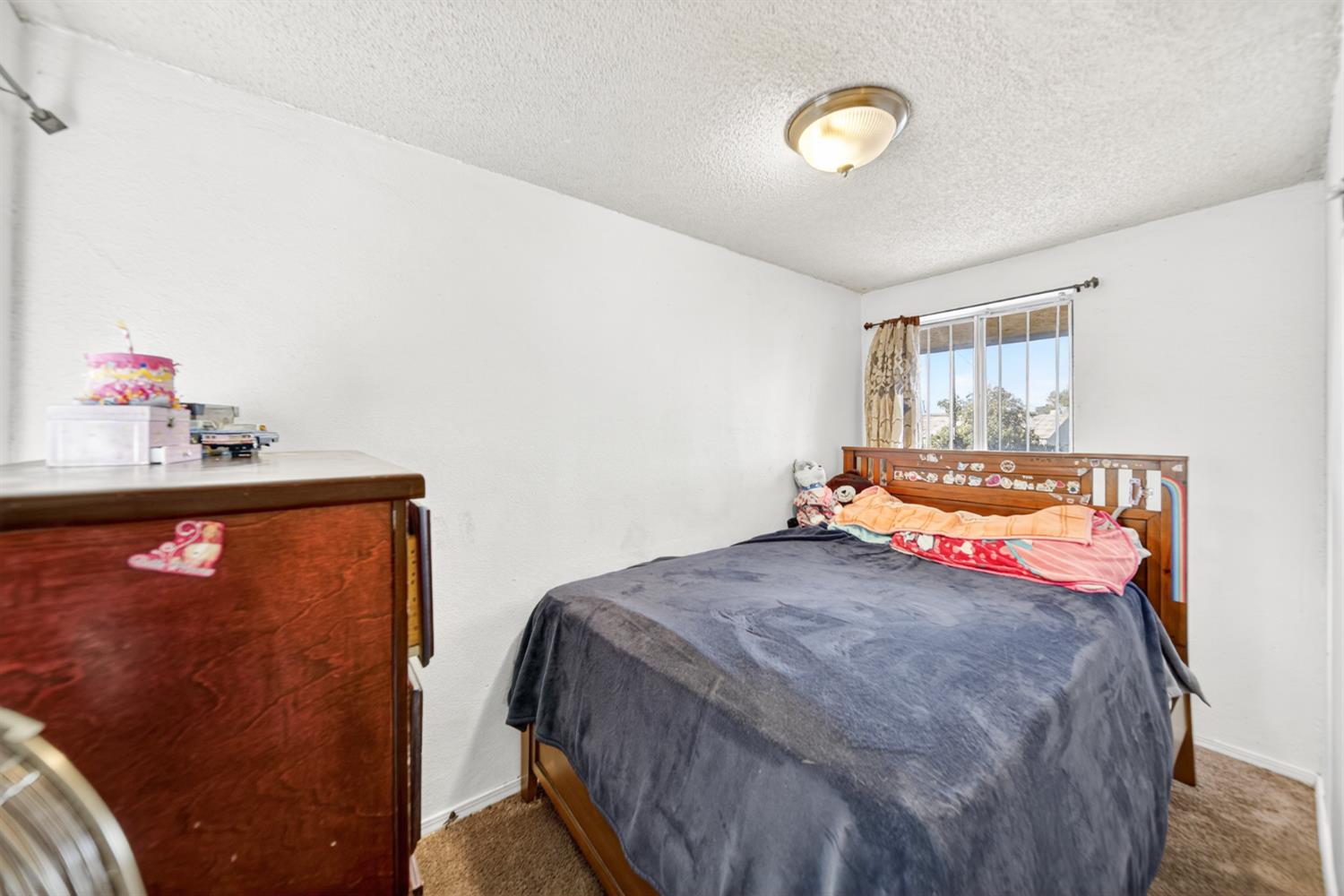 2522 E Grant Ave, Fresno, CA 93701