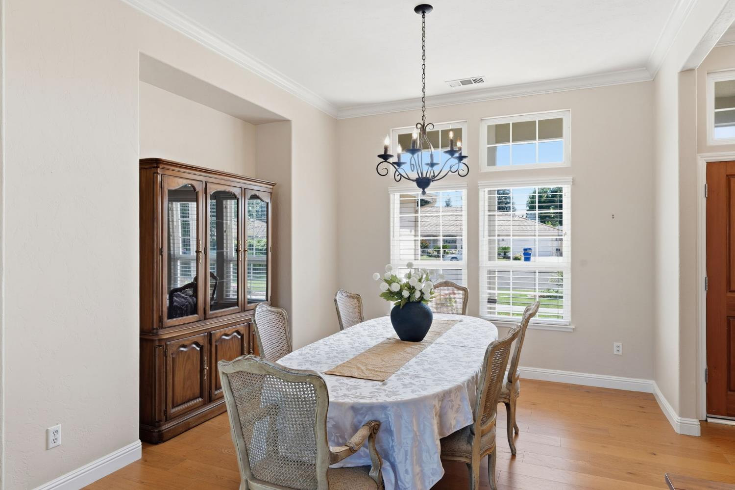 1995 Bergren Ct, Kingsburg, CA 93631