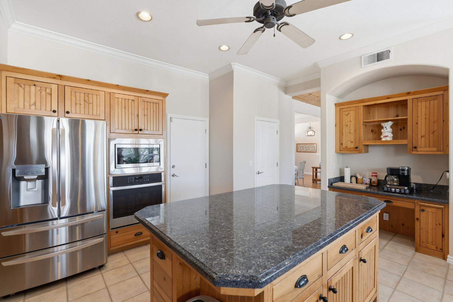 1995 Bergren Ct, Kingsburg, CA 93631