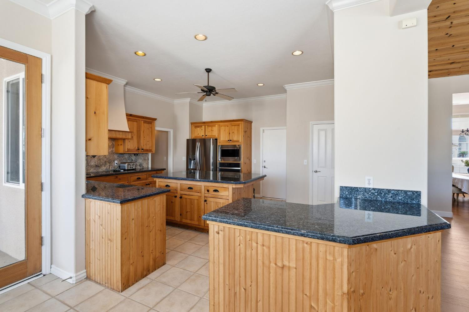1995 Bergren Ct, Kingsburg, CA 93631