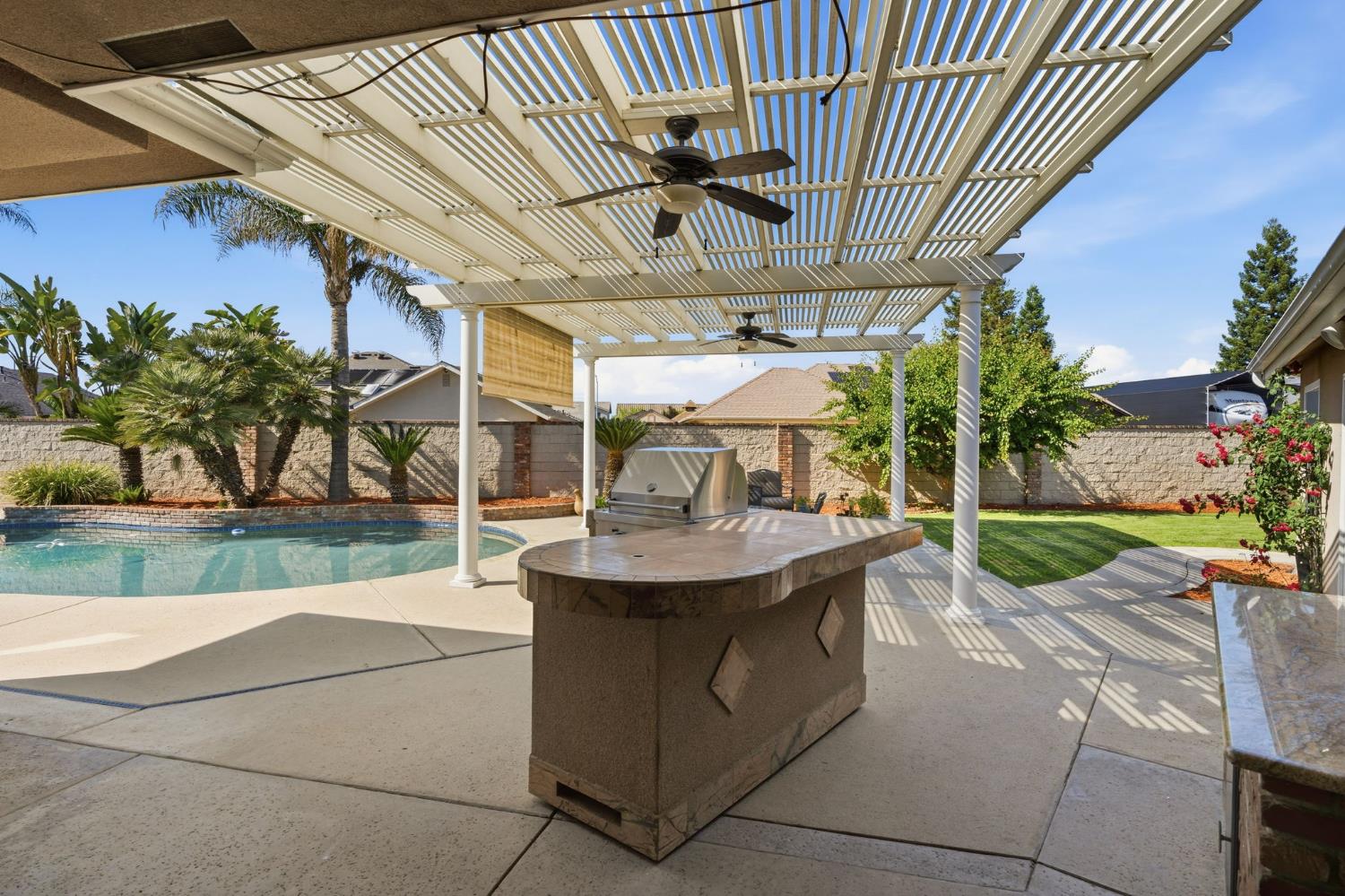 1995 Bergren Ct, Kingsburg, CA 93631