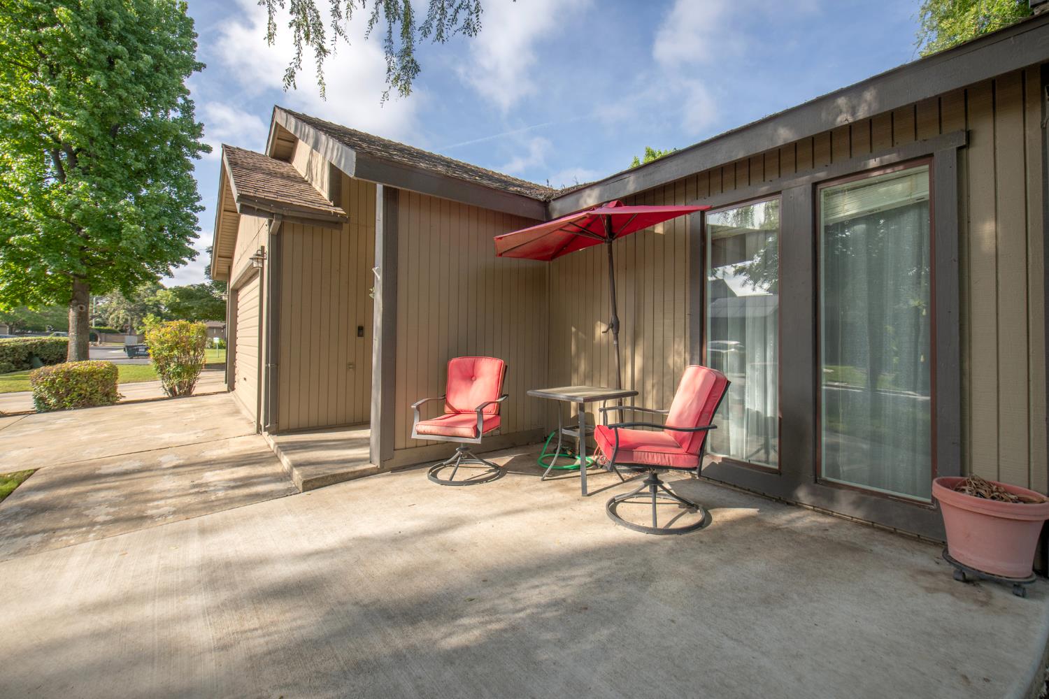 2554 E Tulare Ave, Visalia, CA 93292