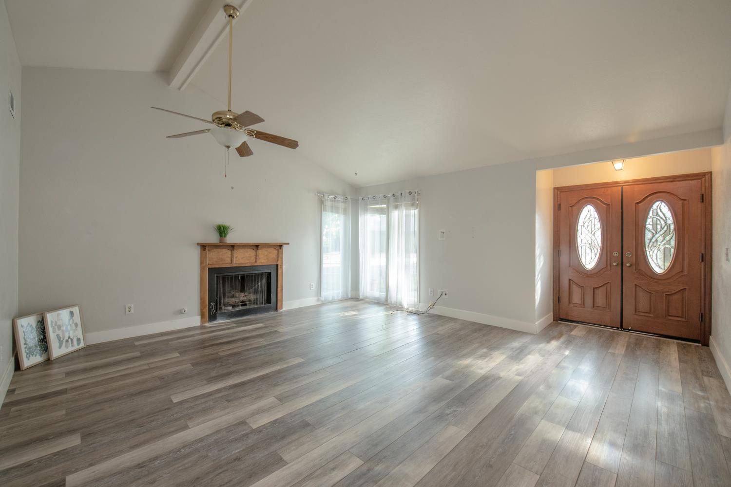 2554 E Tulare Ave, Visalia, CA 93292