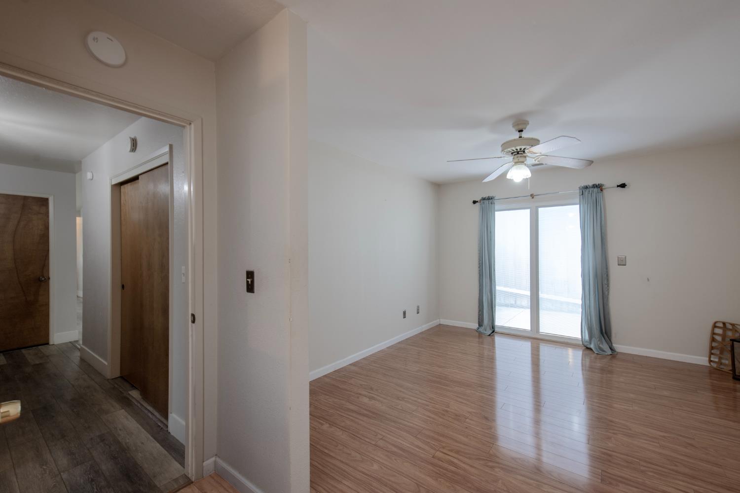 2554 E Tulare Ave, Visalia, CA 93292